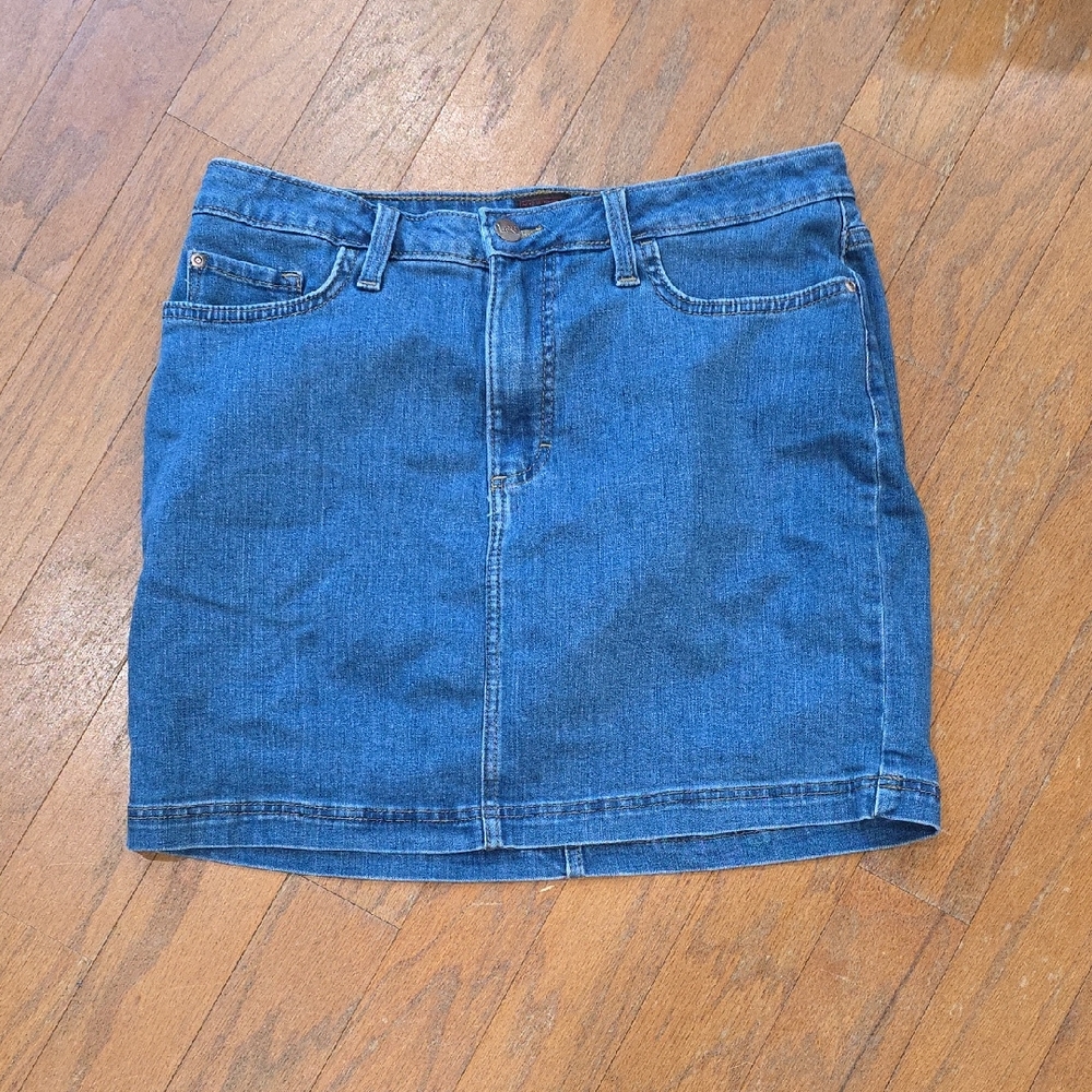 Lee Women's Classic Blue Denim Mini Skirt‎